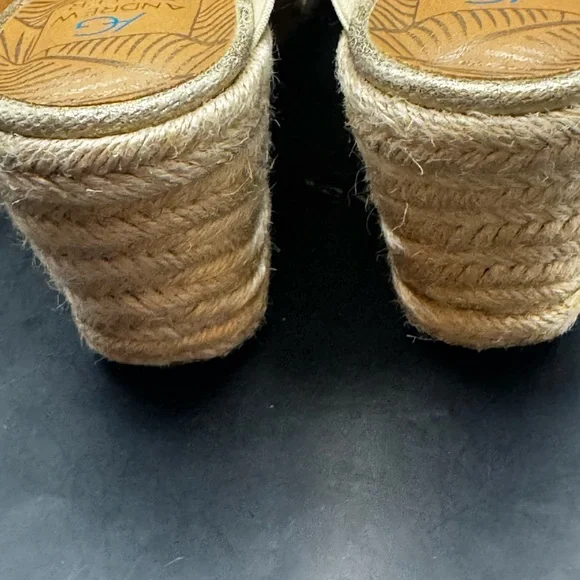 Andrew Geller Gold Fabric Open Toe Slip On 3” Wedge Heel Sandal Women’s Size 8 - Picture 9 of 16